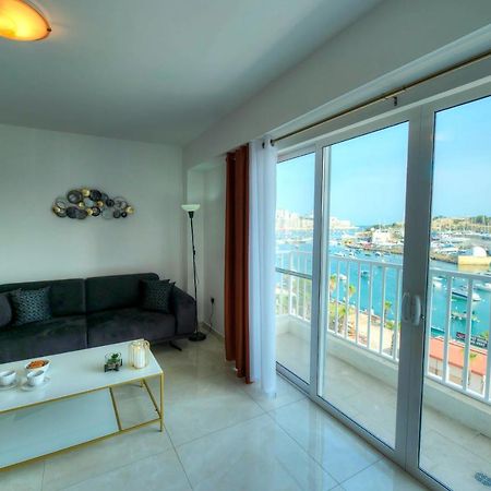 Seafront Beautifully Furnished 2 Bedrooms Gogzr-3 Gzira Eksteriør billede