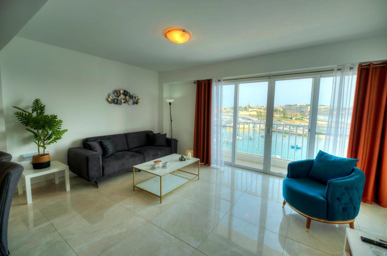 Seafront Beautifully Furnished 2 Bedrooms Gogzr-3 Gzira Eksteriør billede