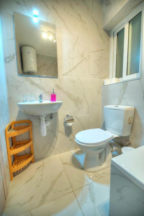 Seafront Beautifully Furnished 2 Bedrooms Gogzr-3 Gzira Eksteriør billede