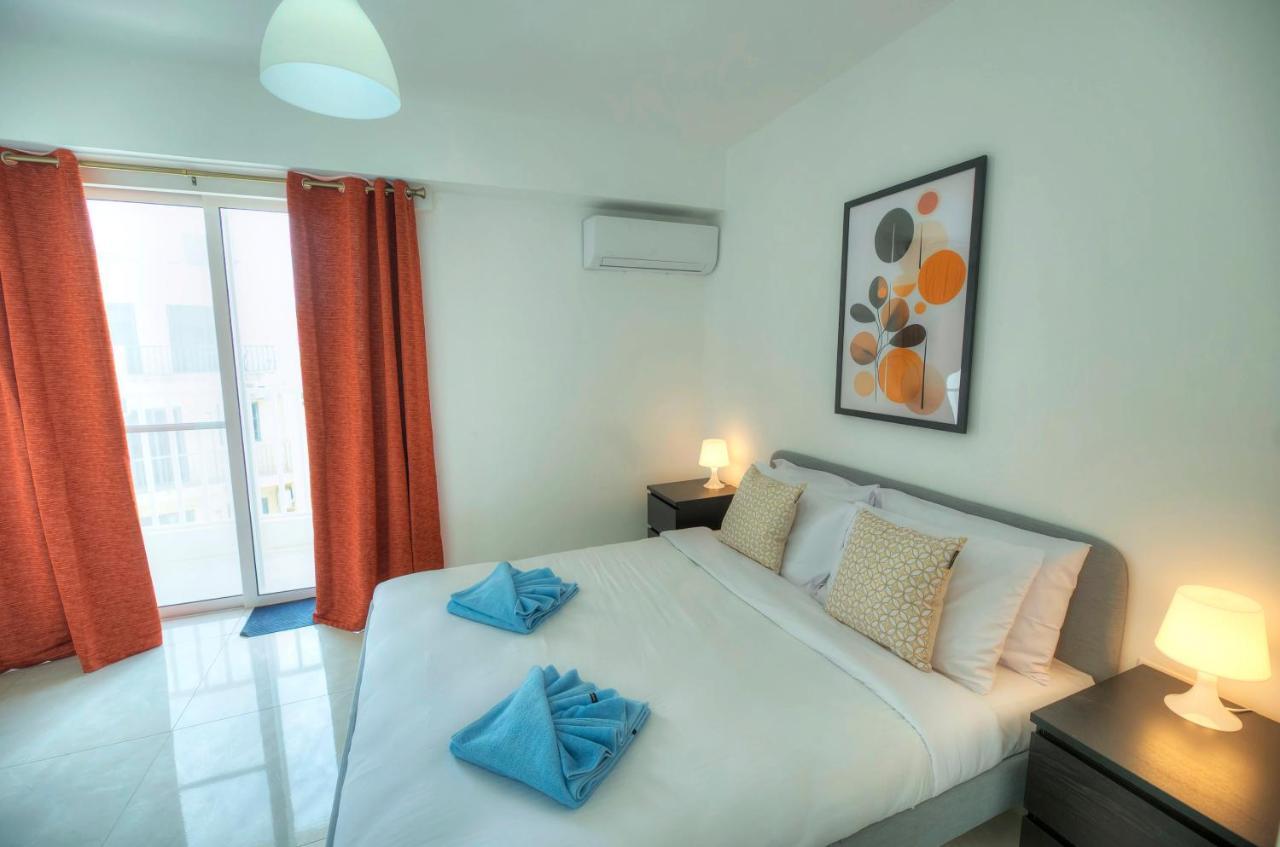Seafront Beautifully Furnished 2 Bedrooms Gogzr-3 Gzira Eksteriør billede