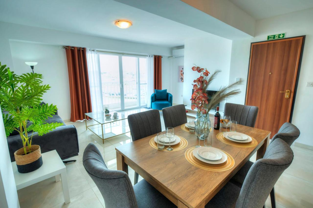 Seafront Beautifully Furnished 2 Bedrooms Gogzr-3 Gzira Eksteriør billede